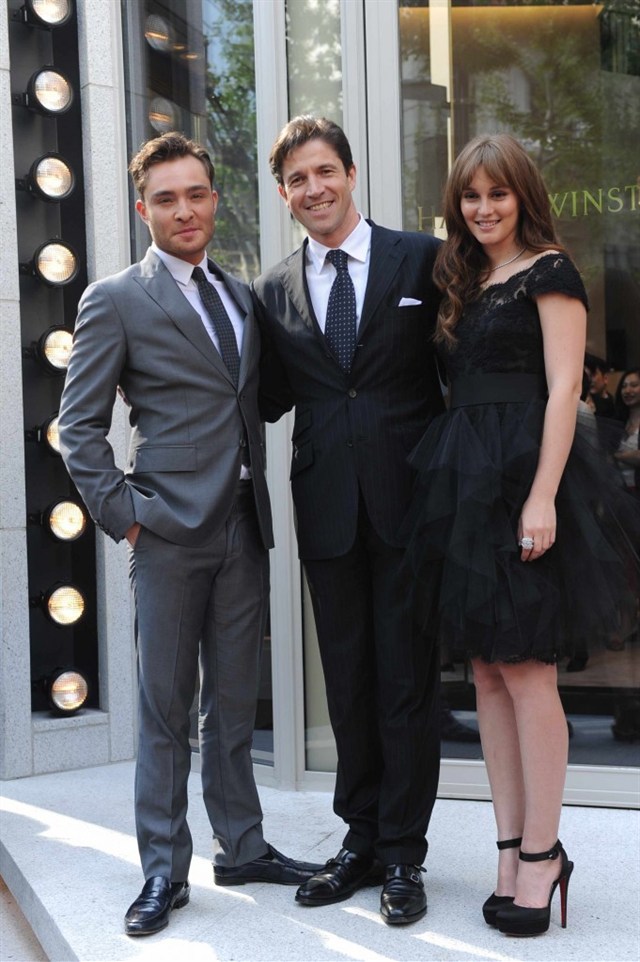 С@ʯ֮u֮Q피錚Ʒƺ˹D(Harry Winston)ϺŞʢ_Ļ¡£Ʒ؄eڮ(dng)ʢڟTpŮ(Gossip Girl)гɫݵLeighton MeestercEd WestwickŞ_Ļʣ良ܽ܂_ĻО鵽eݡ