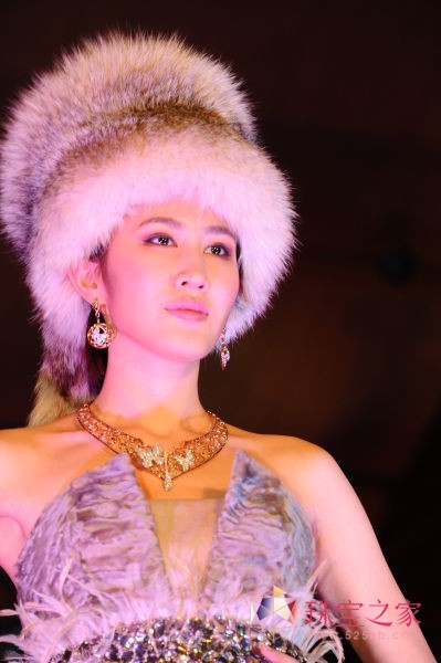 ۇH錚ƷAQUEENٝYǧ(MD)ģ 