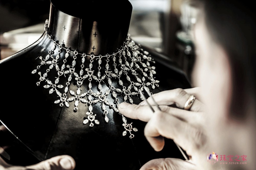 ʒCHOPARD ɏ·¶錚ϵм