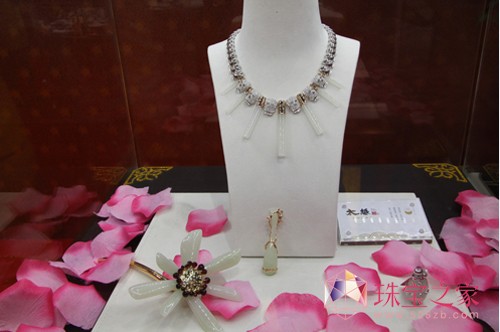 (chung)Aۡ(sh) A錚@Gڇ(gu)H錚չ(sh)ϵЮa(chn)Ʒ