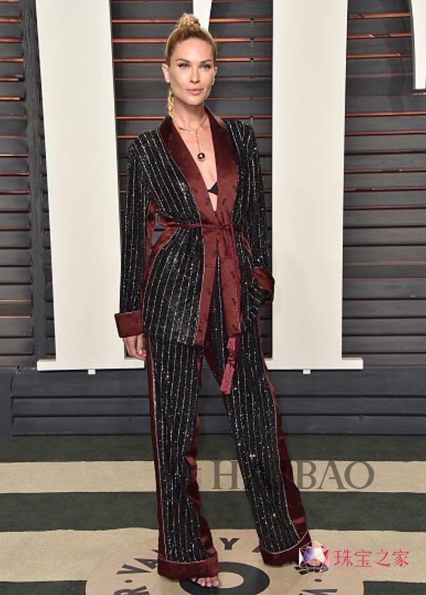 ·ɭ (Erin Wasson) t̺
