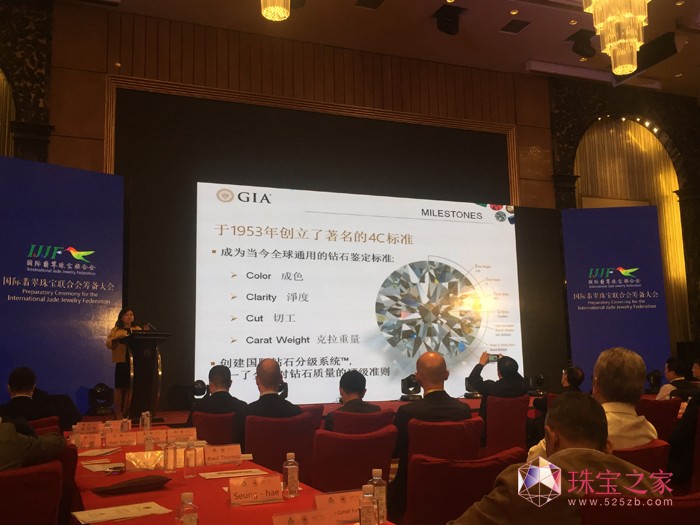 (gu)H錚O(sh)Ӌ(j)f(xi)(hu)(hu)L(zhng)Jens-Peter Cam(li)}顶錚I(y)ĺAv