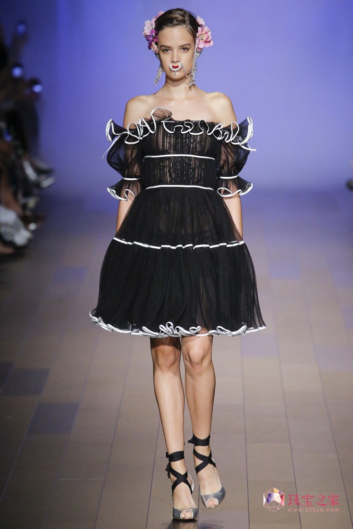 Naeem Khan 2018ϵЕrb