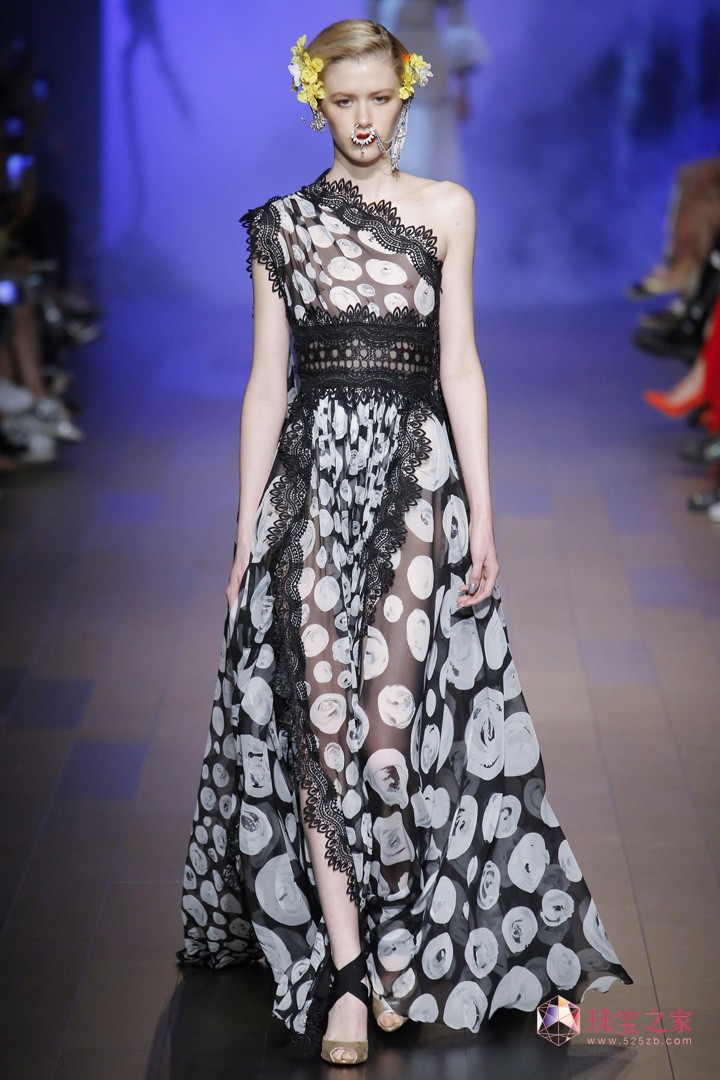 Naeem Khan 2018ϵЕrb