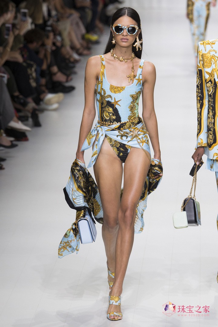VERSACE ˼ O(sh)Ӌ(j)  r(sh)b Dv Ԫ Ħ ^