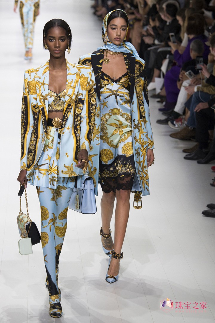 VERSACE ˼ O(sh)Ӌ(j)  r(sh)b Dv Ԫ Ħ ^