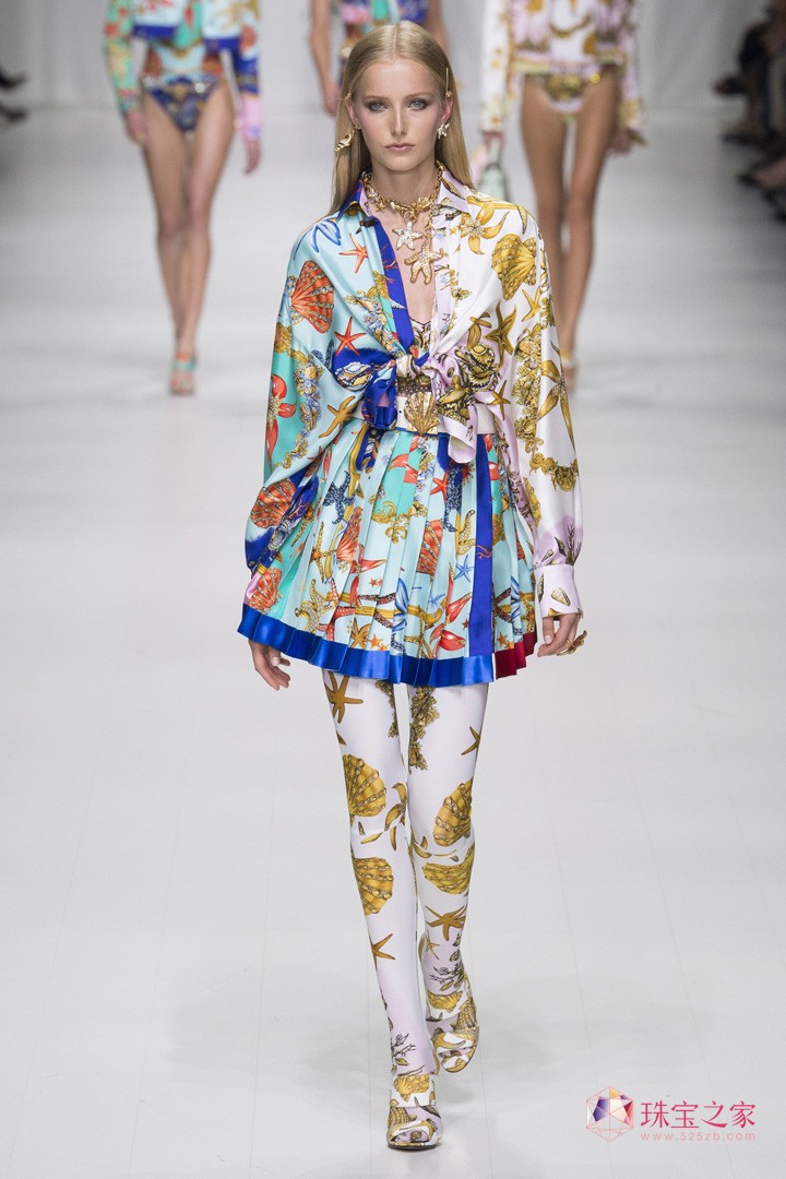 VERSACE ˼ O(sh)Ӌ(j)  r(sh)b Dv Ԫ Ħ ^