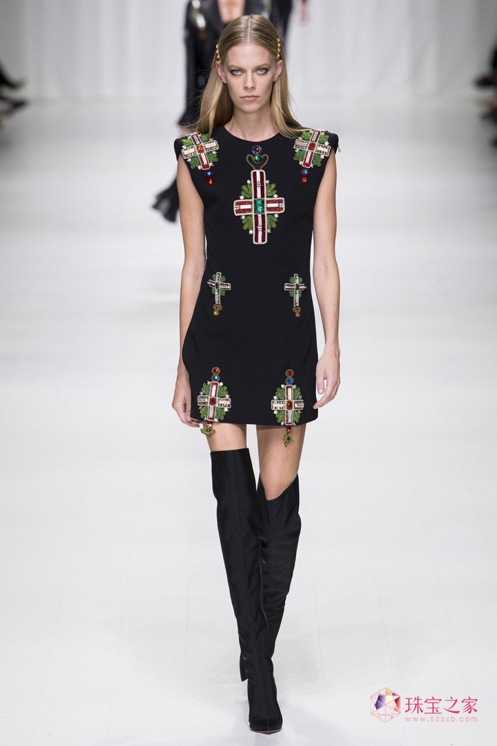 VERSACE ˼ O(sh)Ӌ(j)  r(sh)b Dv Ԫ Ħ ^