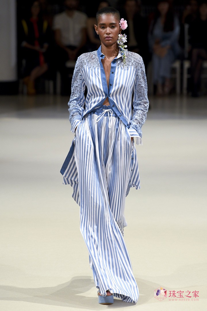 ֮߶ƷAlexis Mabille 2018ĕrb