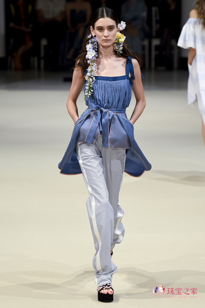 ֮߶ƷAlexis Mabille 2018ĕrb