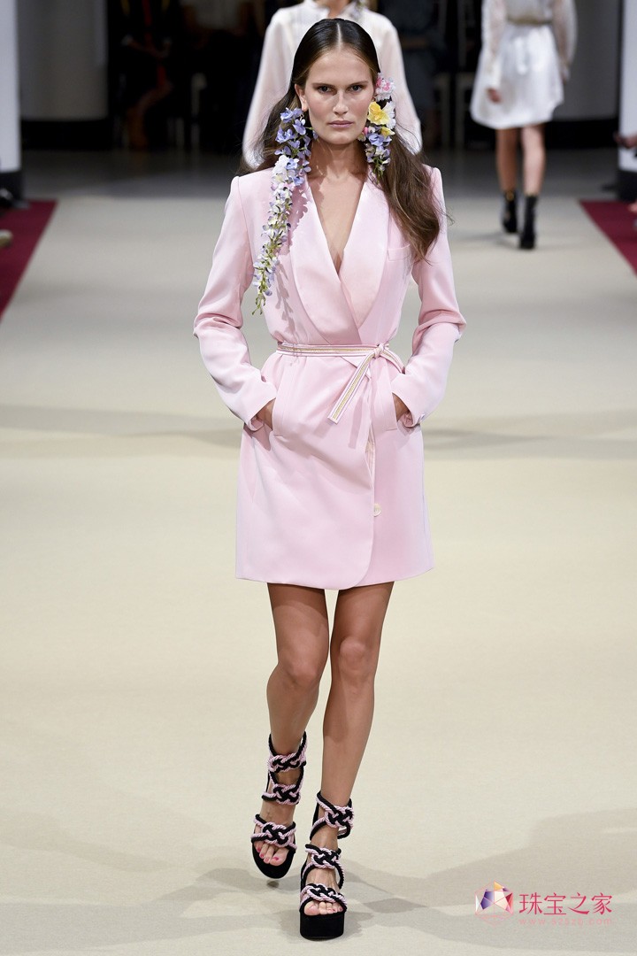 ֮߶ƷAlexis Mabille 2018ĕrb