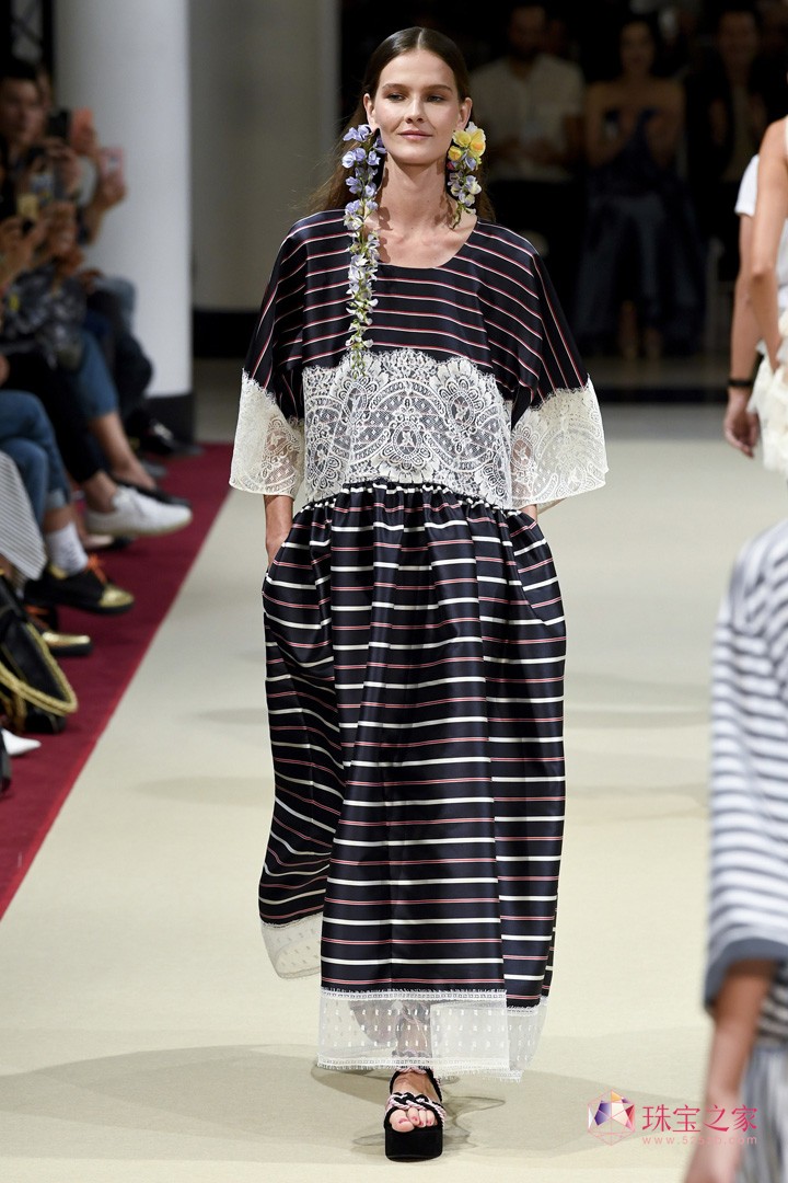 ֮߶ƷAlexis Mabille 2018ĕrb