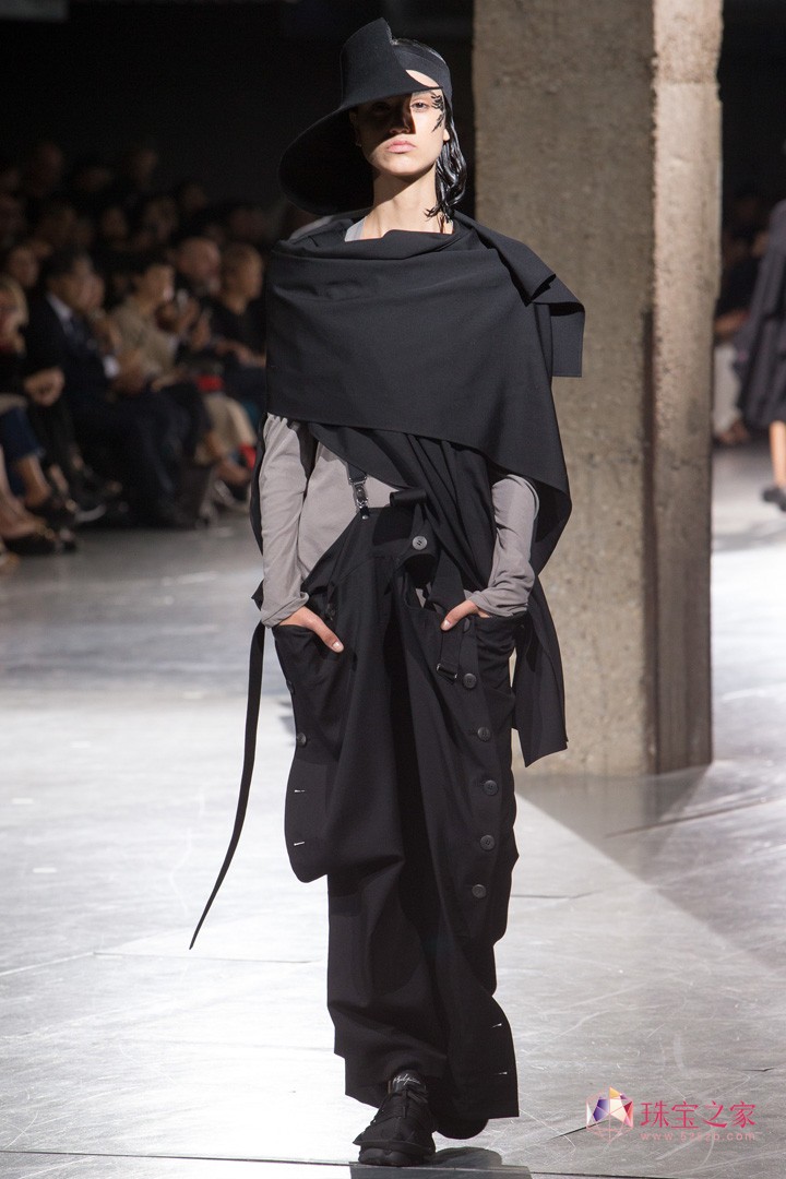 Yohji Yamamotoɽҫ˾ 2018ϵЕrb