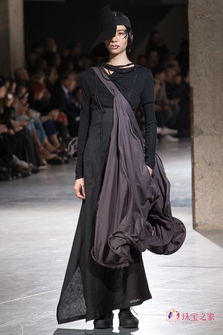 Yohji Yamamotoɽҫ˾ 2018ϵЕrb