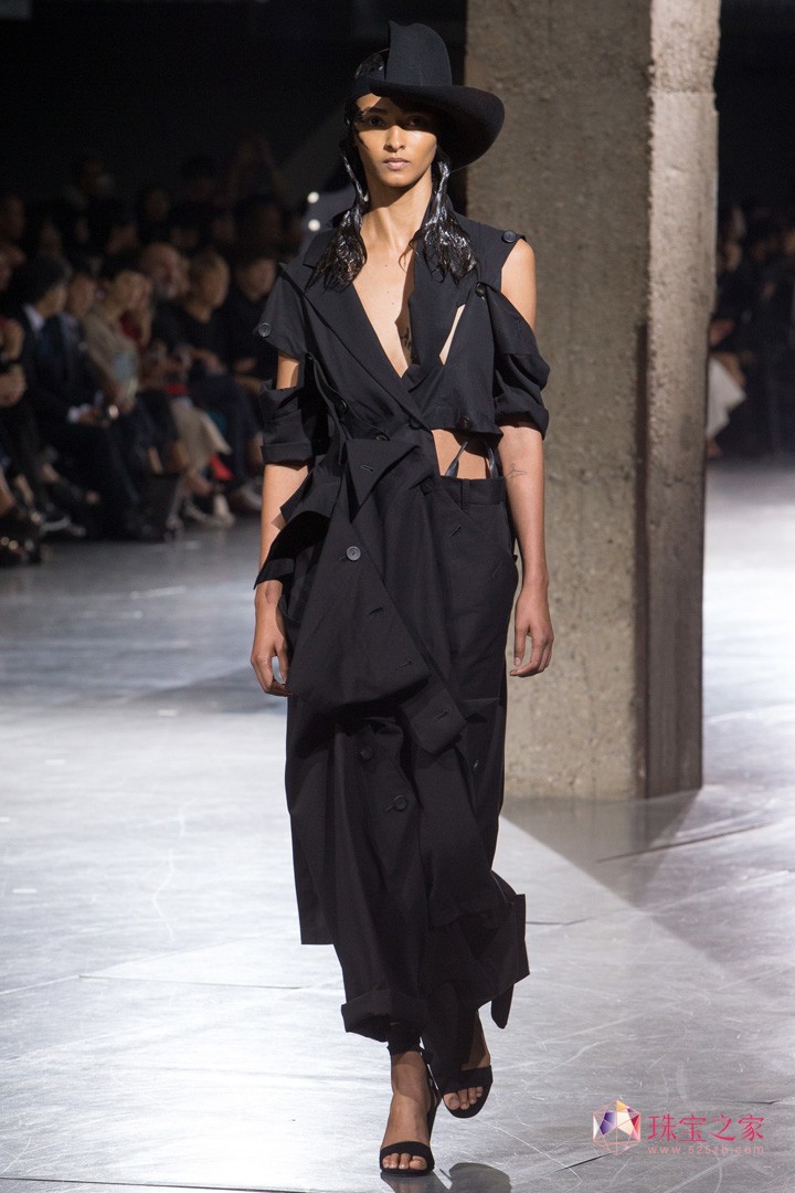 Yohji Yamamotoɽҫ˾ 2018ϵЕrb