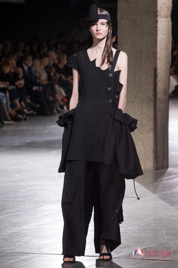 Yohji Yamamotoɽҫ˾ 2018ϵЕrb