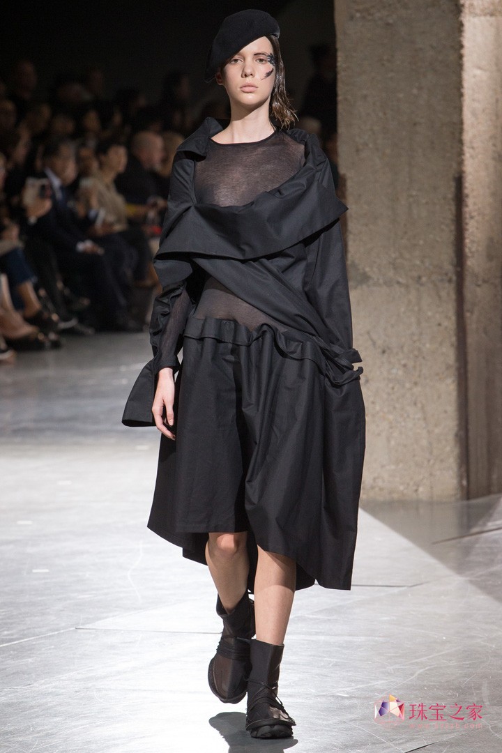 Yohji Yamamotoɽҫ˾ 2018ϵЕrb