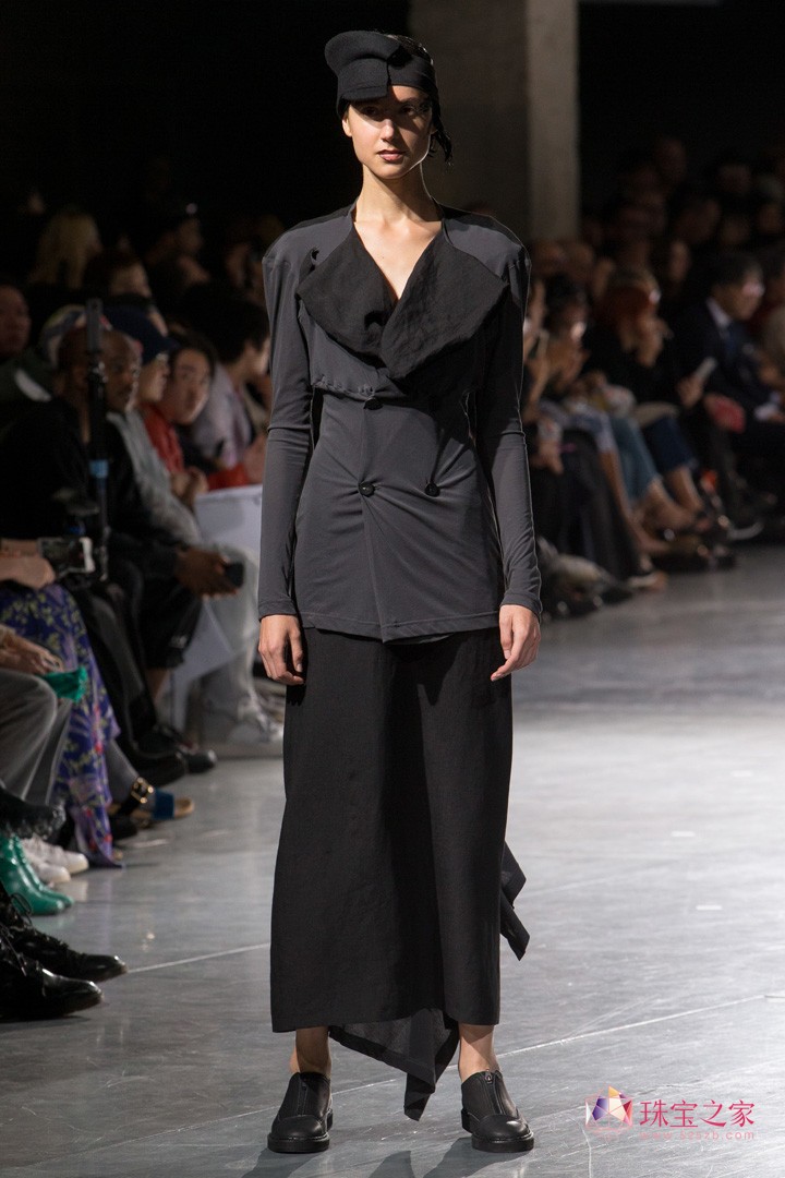 Yohji Yamamotoɽҫ˾ 2018ϵЕrb