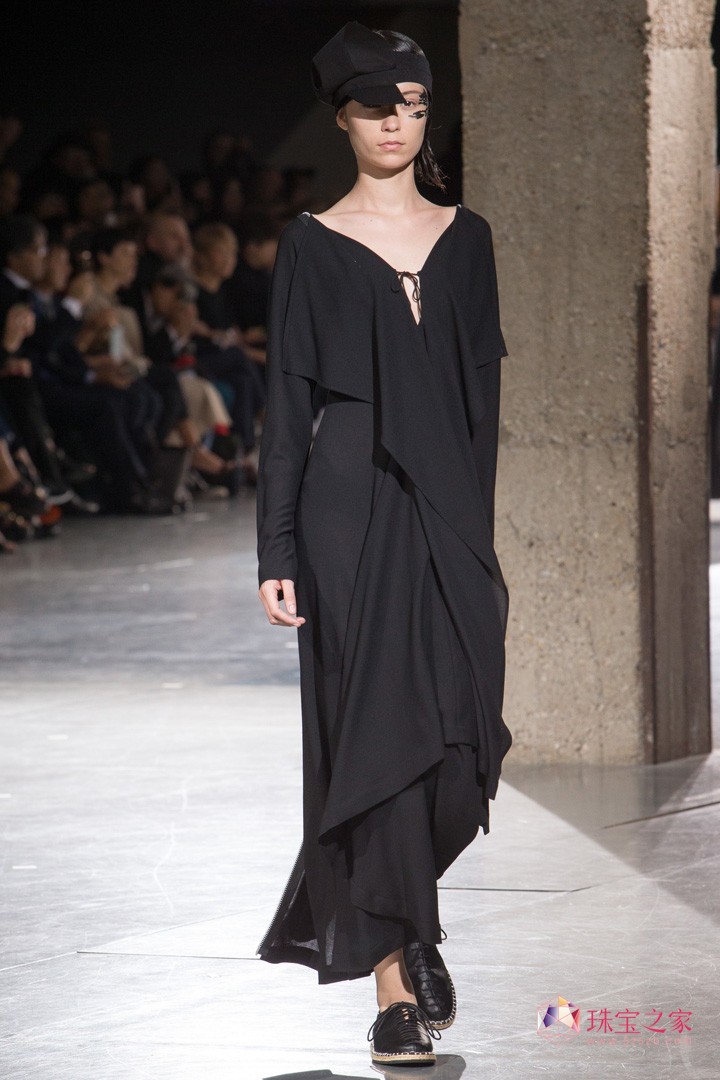 Yohji Yamamotoɽҫ˾ 2018ϵЕrb