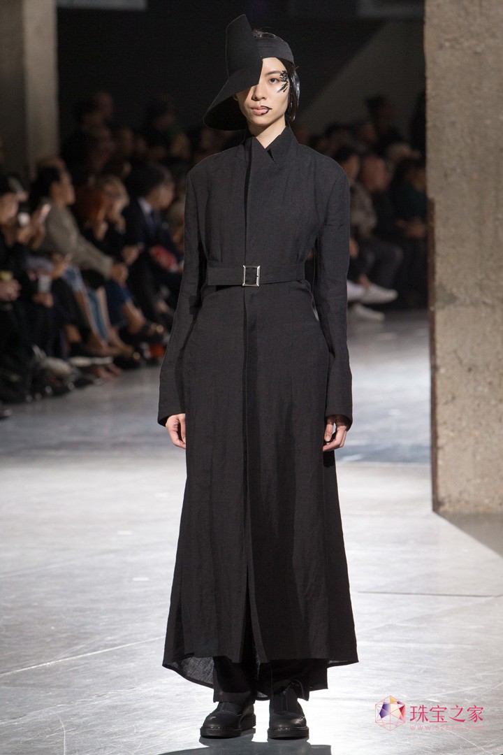 Yohji Yamamotoɽҫ˾ 2018ϵЕrb