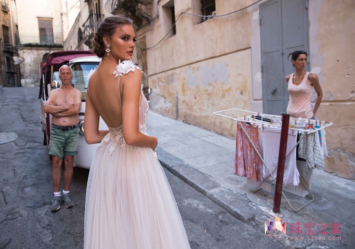 ħ Muse by Berta 2018ǰl鼆VƬ