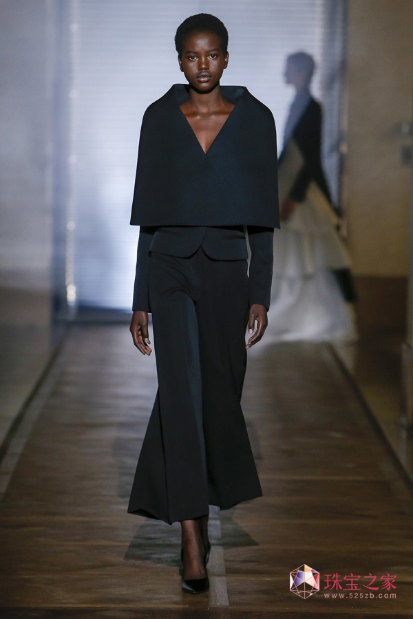 Givenchy ɫ 2018 ߶r(sh)b