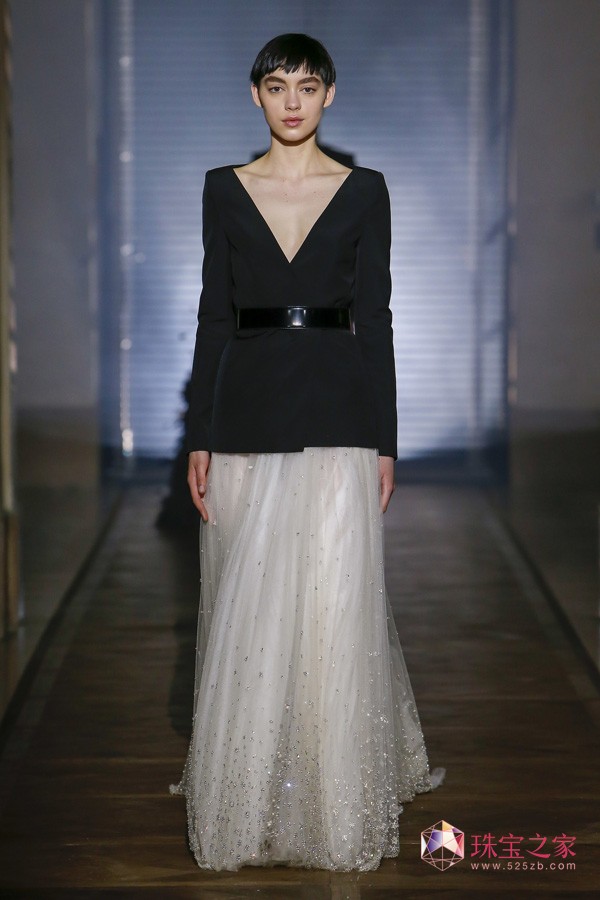 Givenchy ɫ 2018 ߶r(sh)b