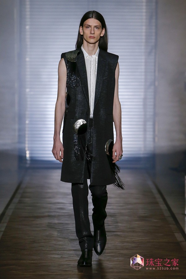 Givenchy ɫ 2018 ߶r(sh)b