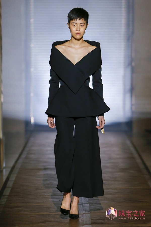 Givenchy ɫ 2018 ߶r(sh)b