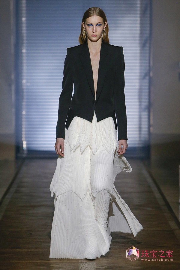 Givenchy 2018ϵи߶r(sh)b