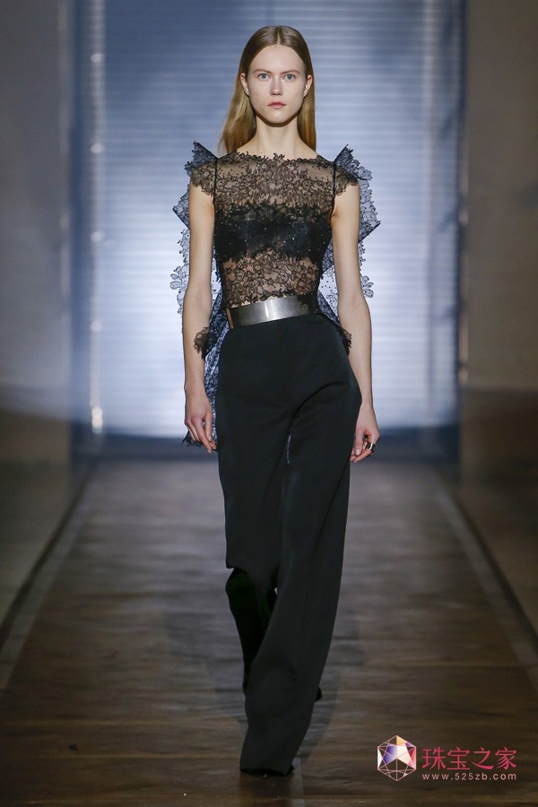 Givenchy 2018ϵи߶r(sh)b