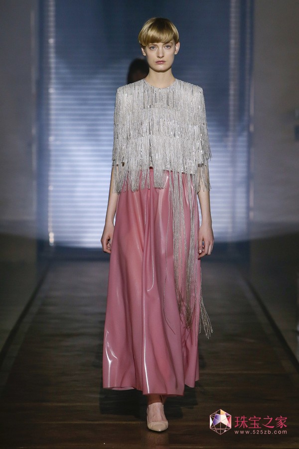 Givenchy ɫ 2018 ߶r(sh)b