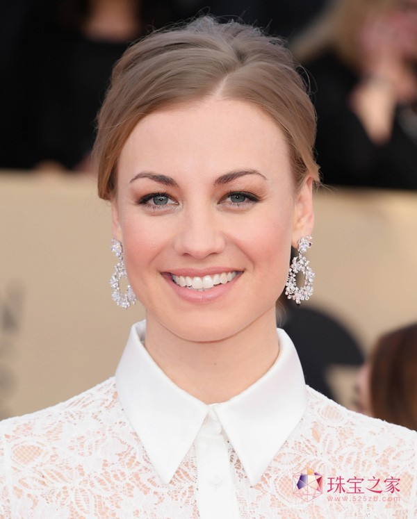 AĪ Strahovski @ʯh ݆T 錚ˇW